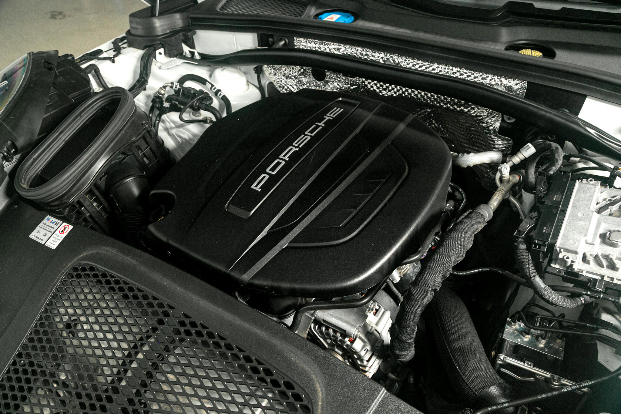 Used 2019 Porsche Macan w/ Premium Package Plus image 56