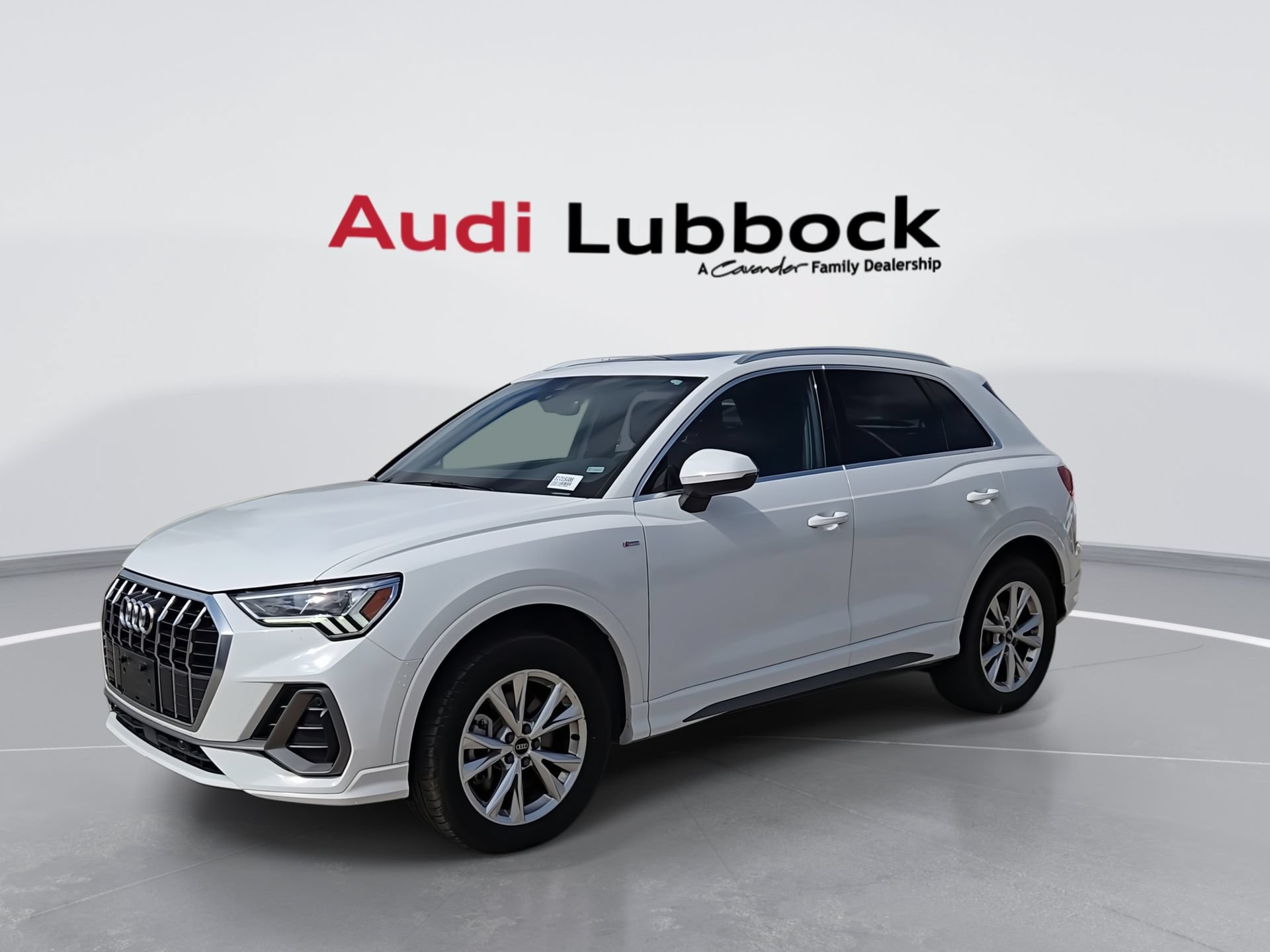 Certified 2025 Audi Q3 2.0T Premium AWD/4WD image 4