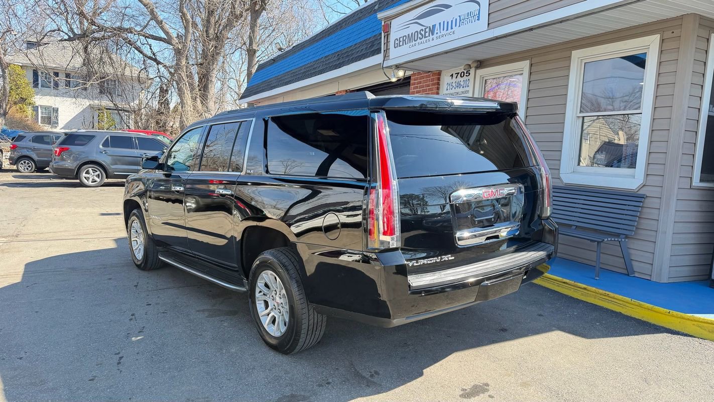 Used 2016 GMC Yukon XL SLE w/ Convenience Package image 3