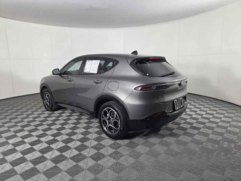 Used 2025 Alfa Romeo Tonale w/ Premium Package AWD/4WD image 7
