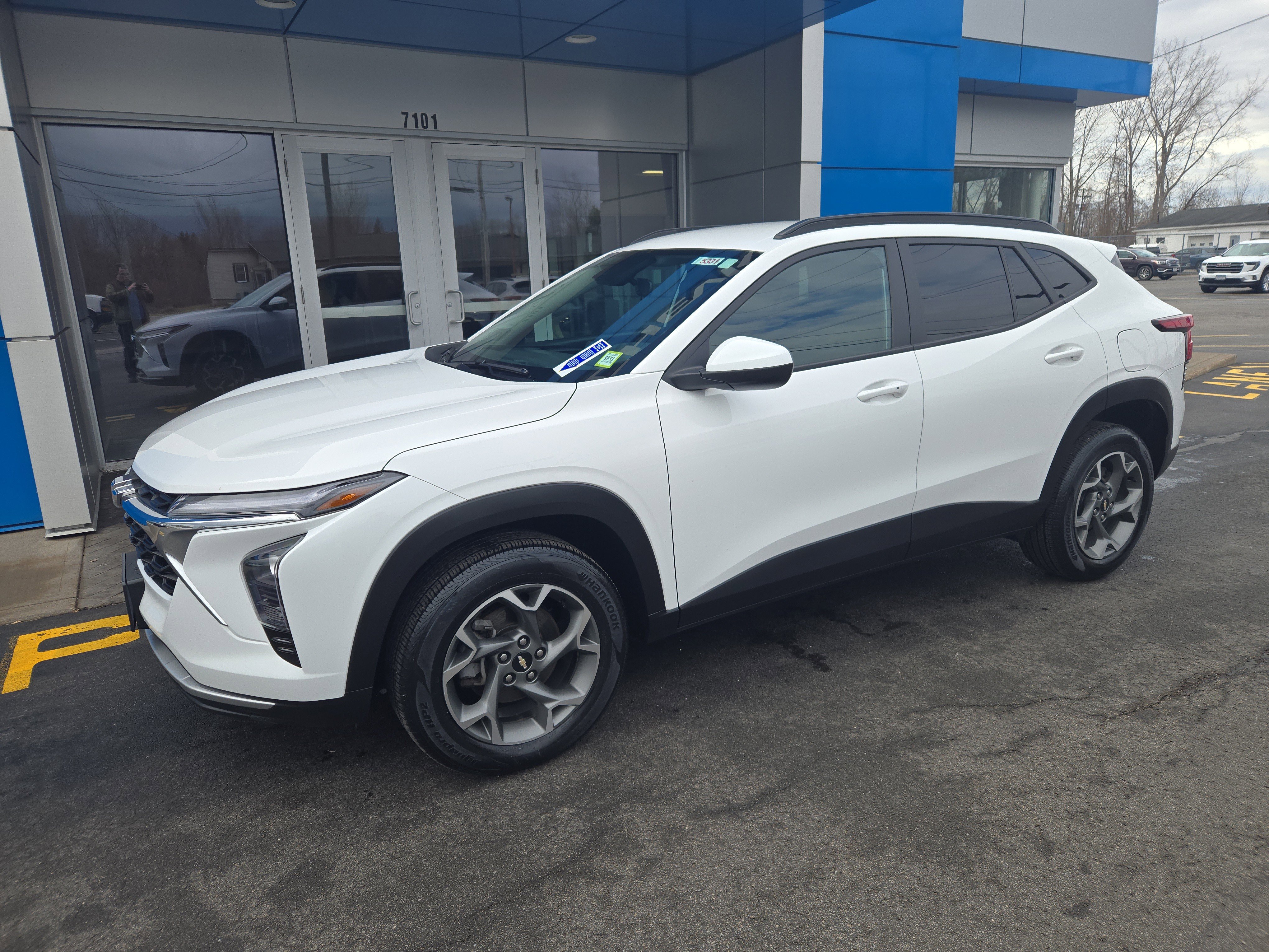 Certified 2024 Chevrolet Trax LT w/ Driver Confidence Package image 2