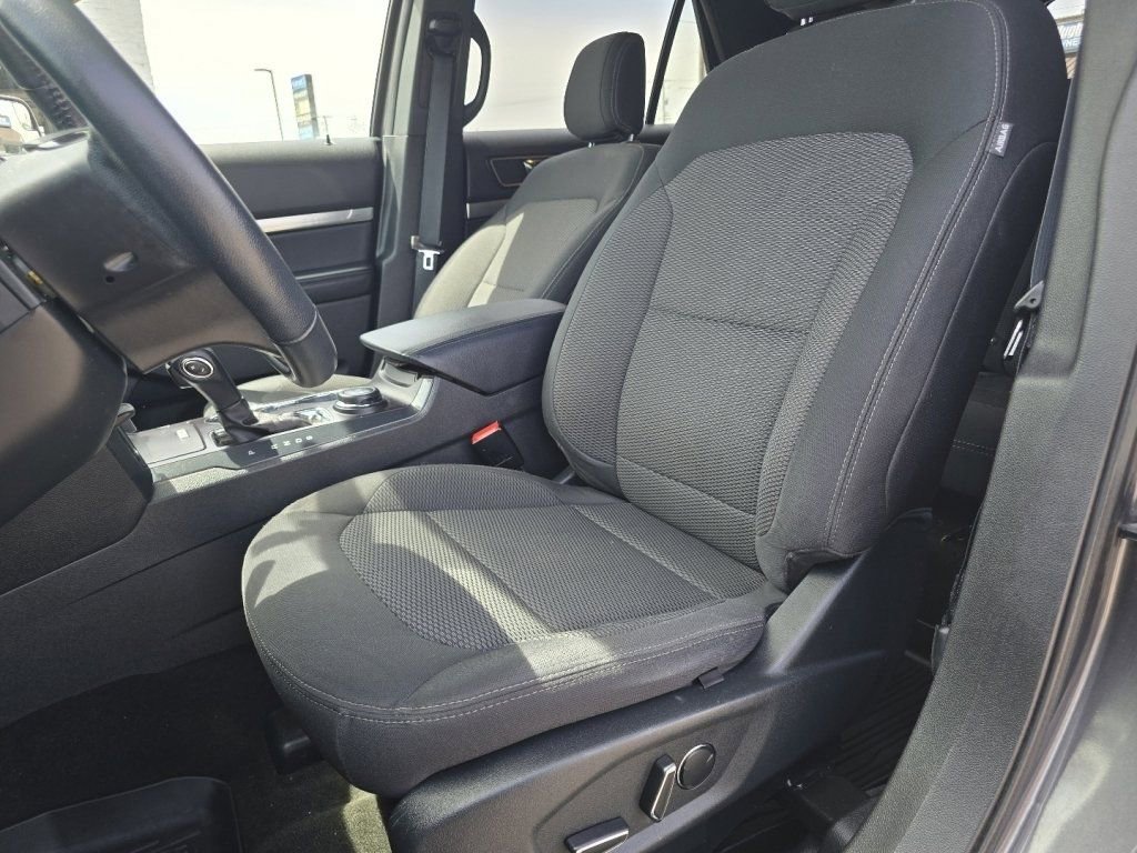 Used 2018 Ford Explorer XLT AWD/4WD image 23