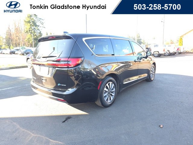 Used 2023 Chrysler Pacifica Limited image 5