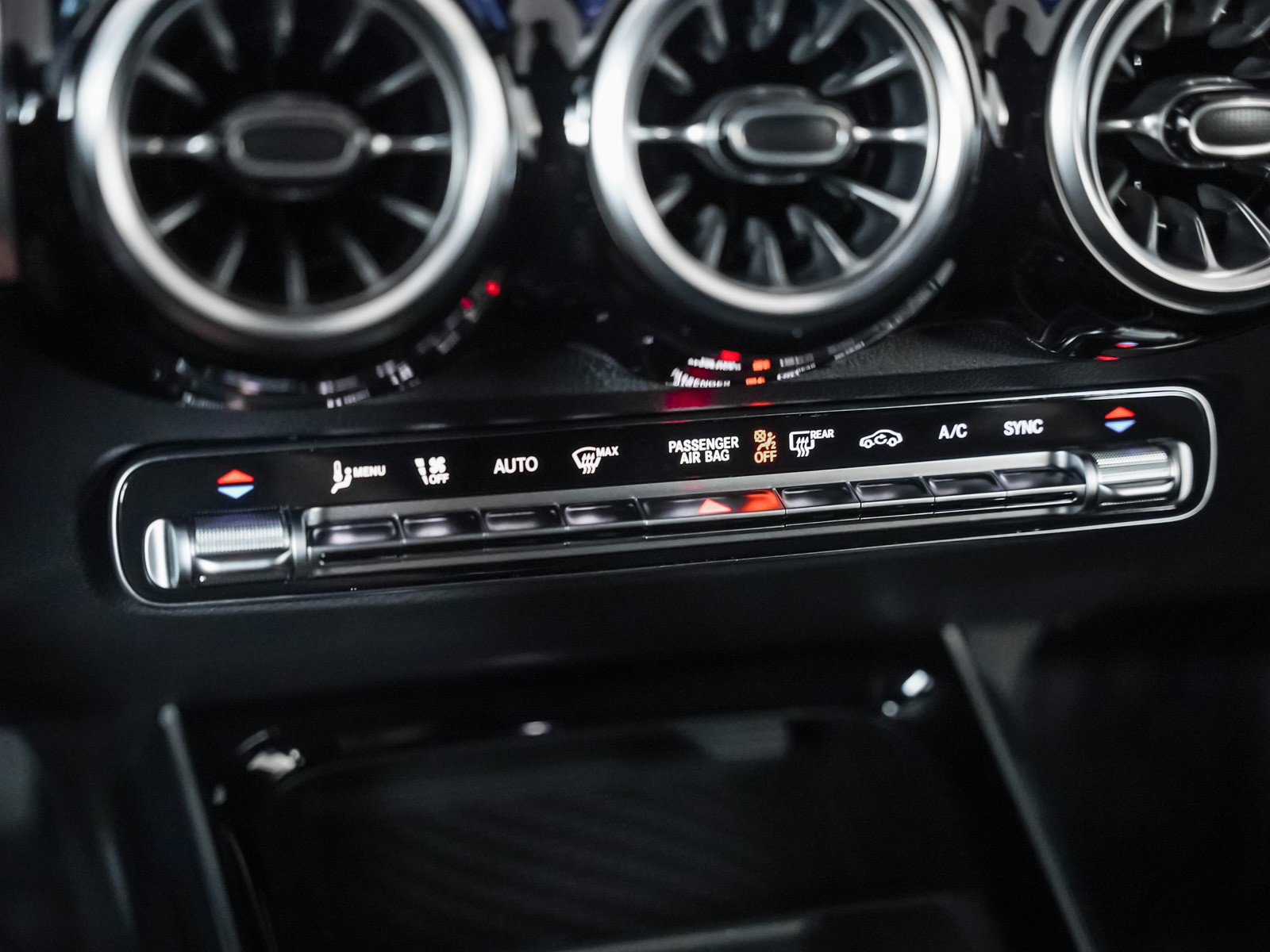 New 2025 Mercedes-Benz GLB 250 4MATIC image 19