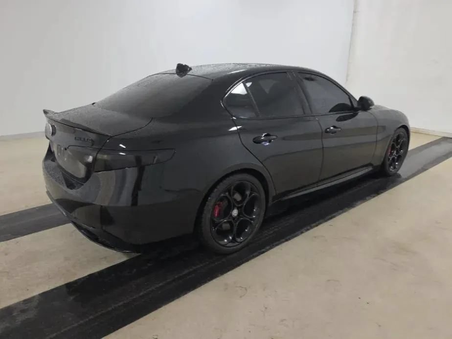 Used 2021 Alfa Romeo Giulia Ti Sport RWD image 4
