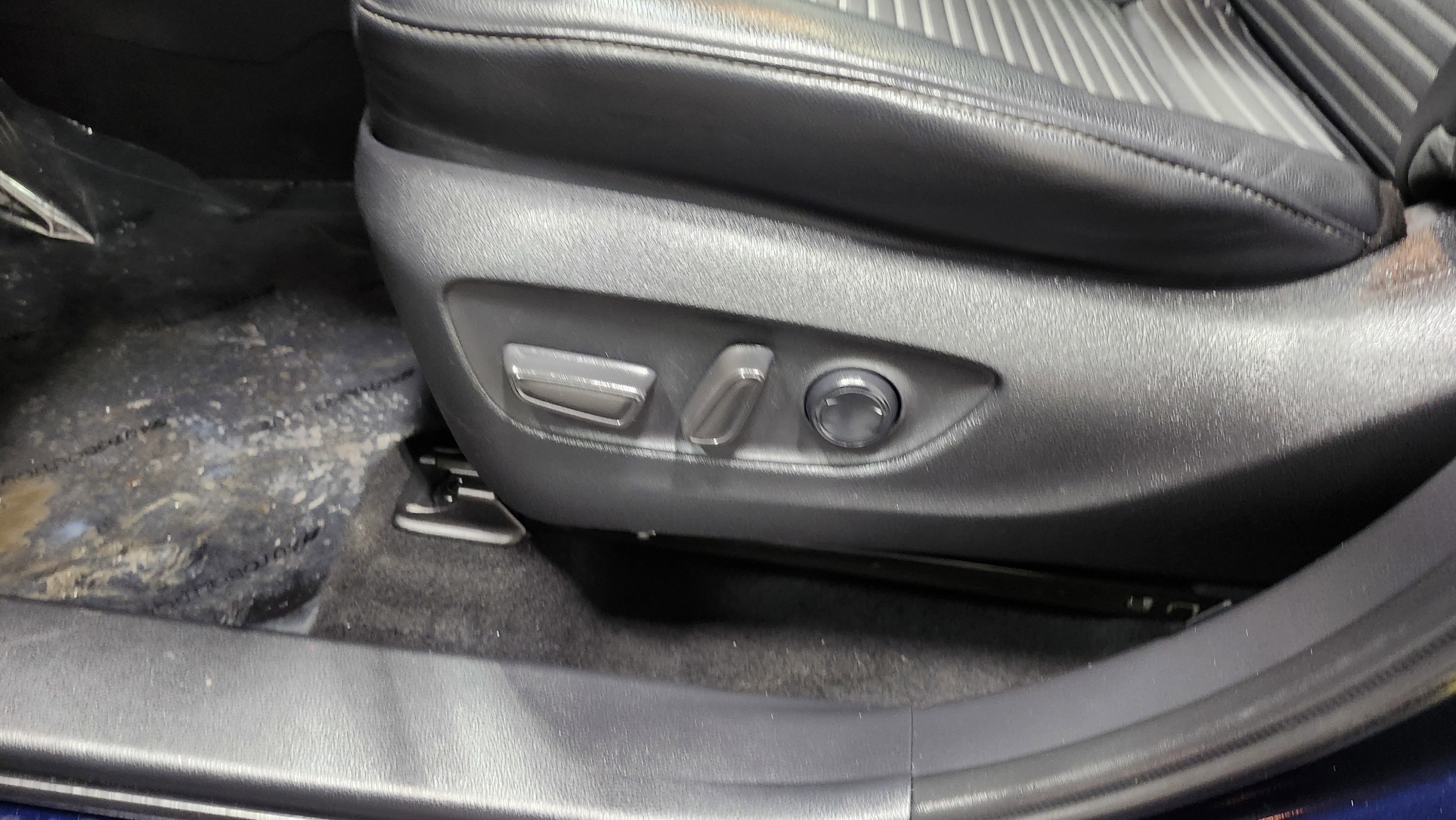 Used 2021 Toyota Highlander XSE image 27