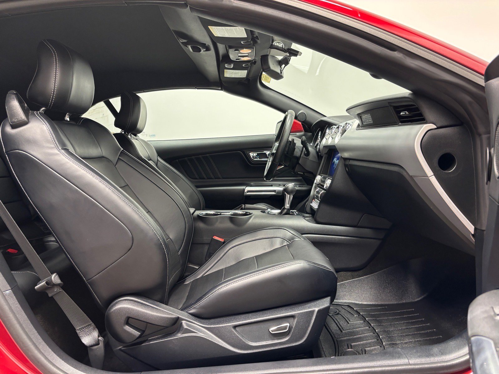 Used 2016 Ford Mustang Premium w/ Equipment Group 201A RWD image 29