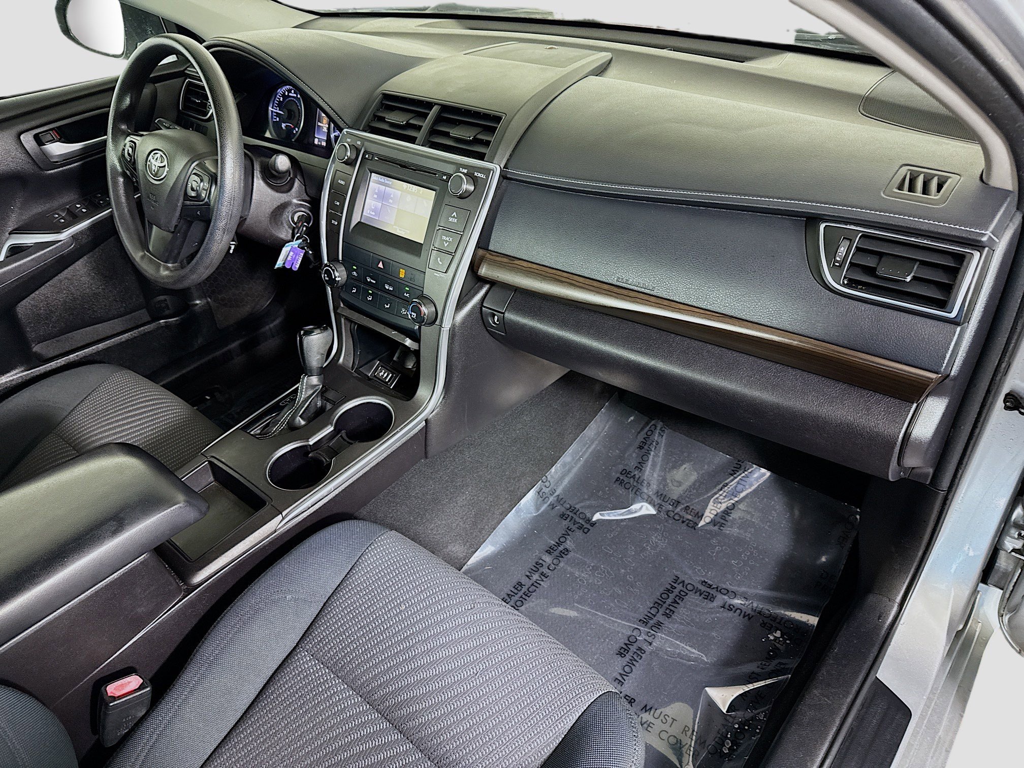 Used 2017 Toyota Camry LE image 29