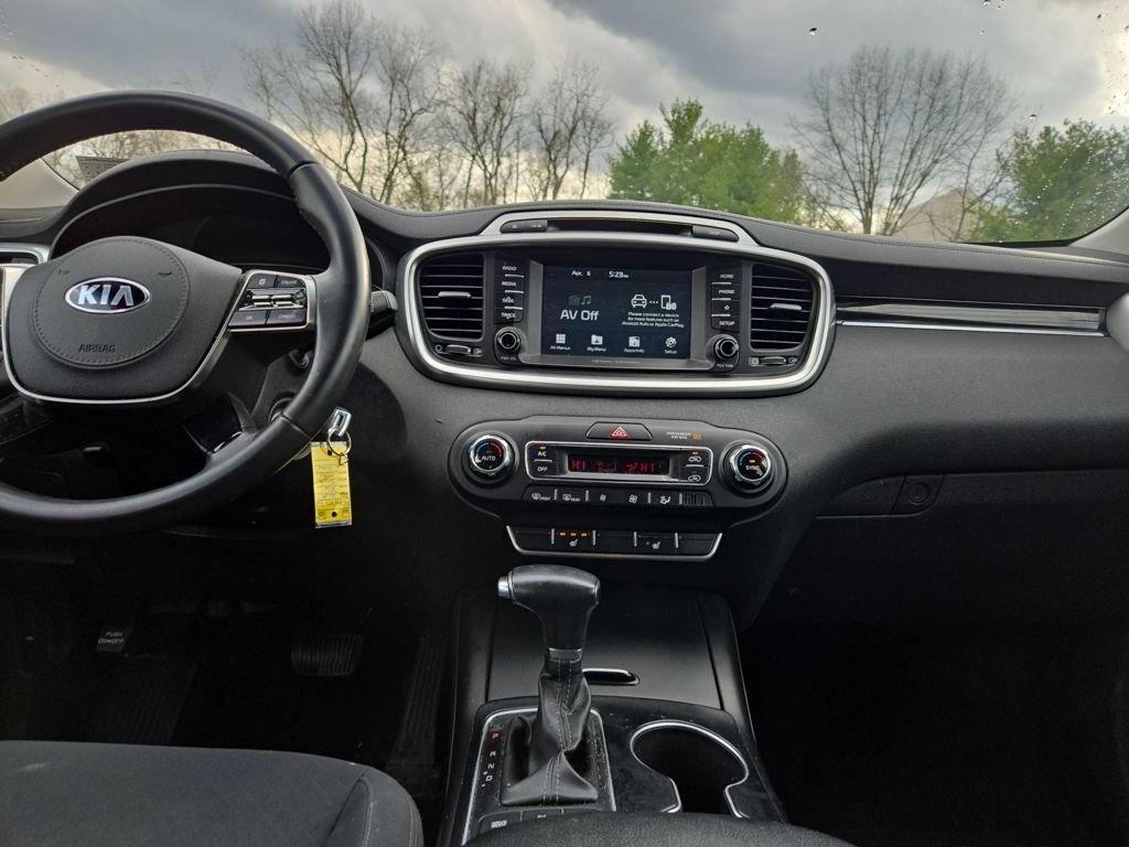 Certified 2019 Kia Sorento AWD w/ LX Convenience Package image 30