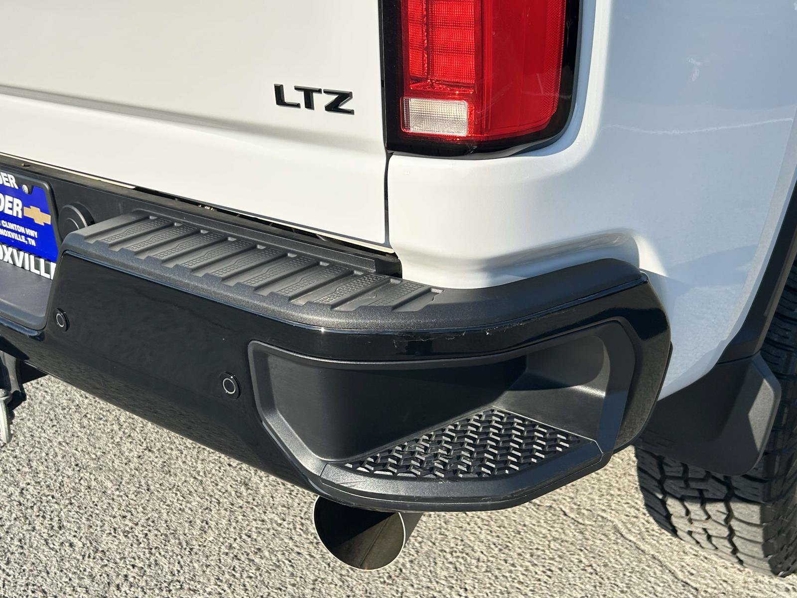 Used 2025 Chevrolet Silverado 2500 LTZ w/ LTZ Plus Package AWD/4WD image 12