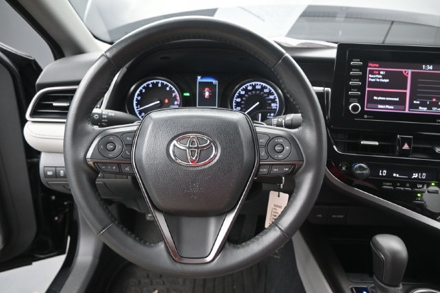 Used 2024 Toyota Camry SE FWD image 5