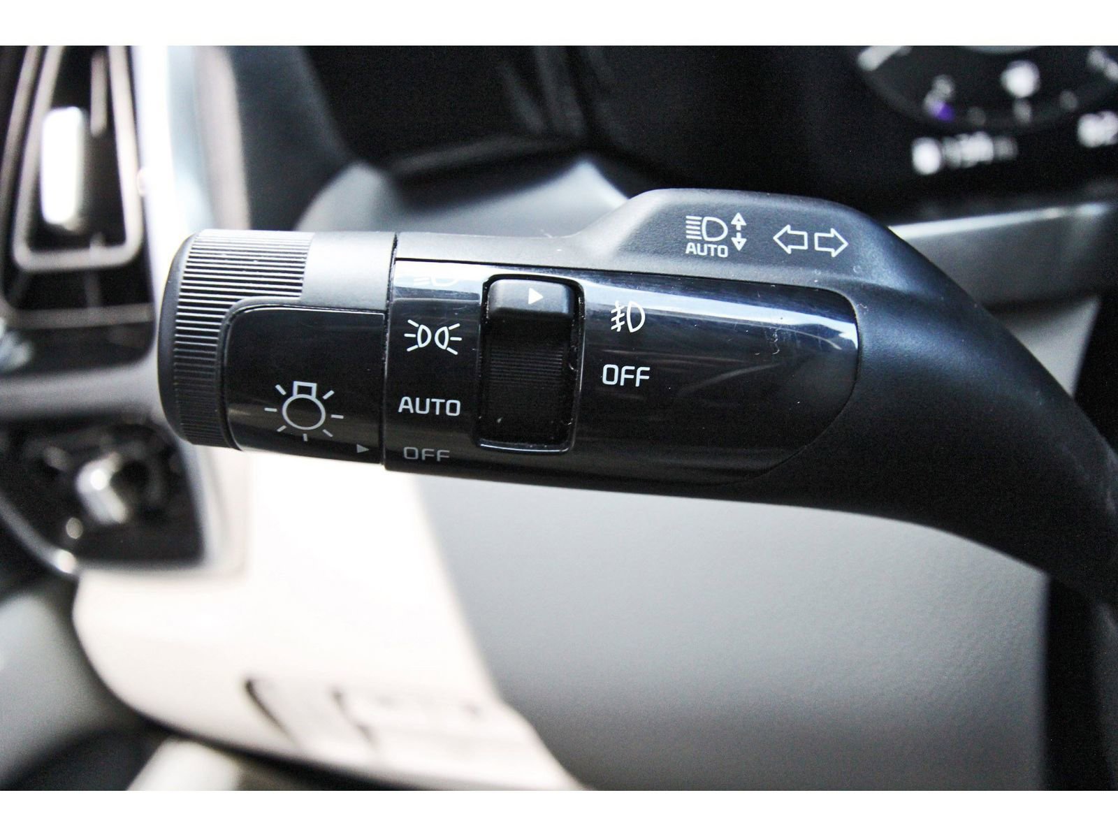 Used 2023 Kia Sorento SX image 17