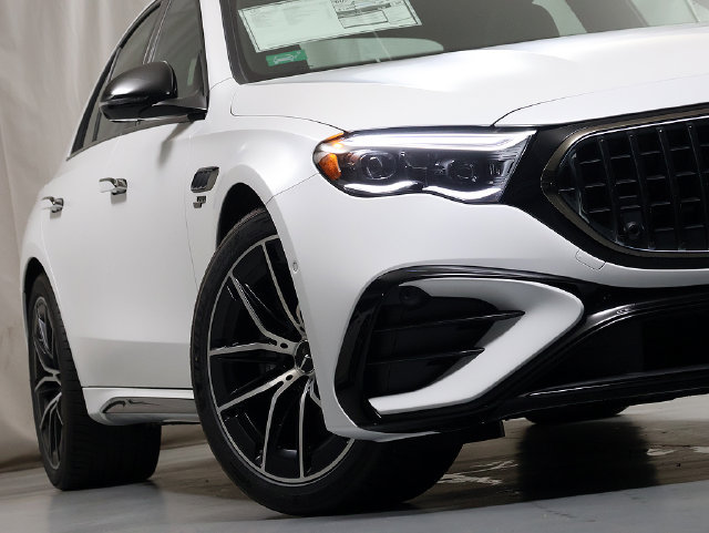 New 2027 Mercedes-Benz E 53 AMG e 4MATIC Sedan image 4