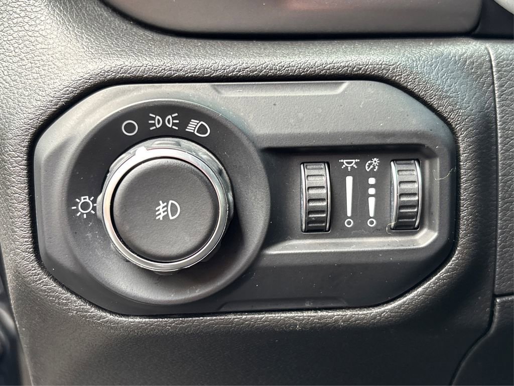 Used 2021 Jeep Wrangler Sport image 25