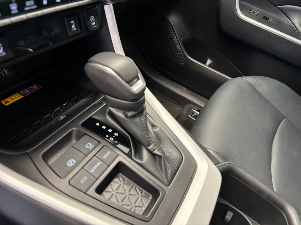 Used 2023 Toyota RAV4 XLE Premium image 31