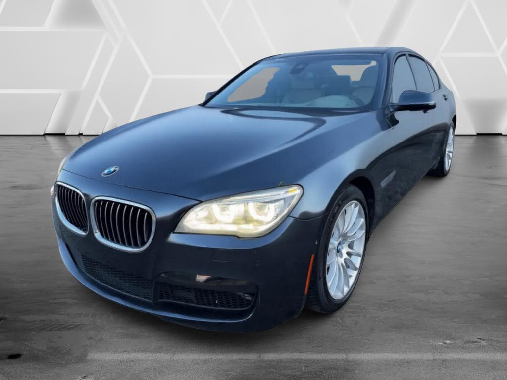 Used 2015 BMW 750i RWD image 2