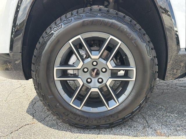 New 2027 GMC Terrain AT4 w/ Technology Package II AWD/4WD image 9