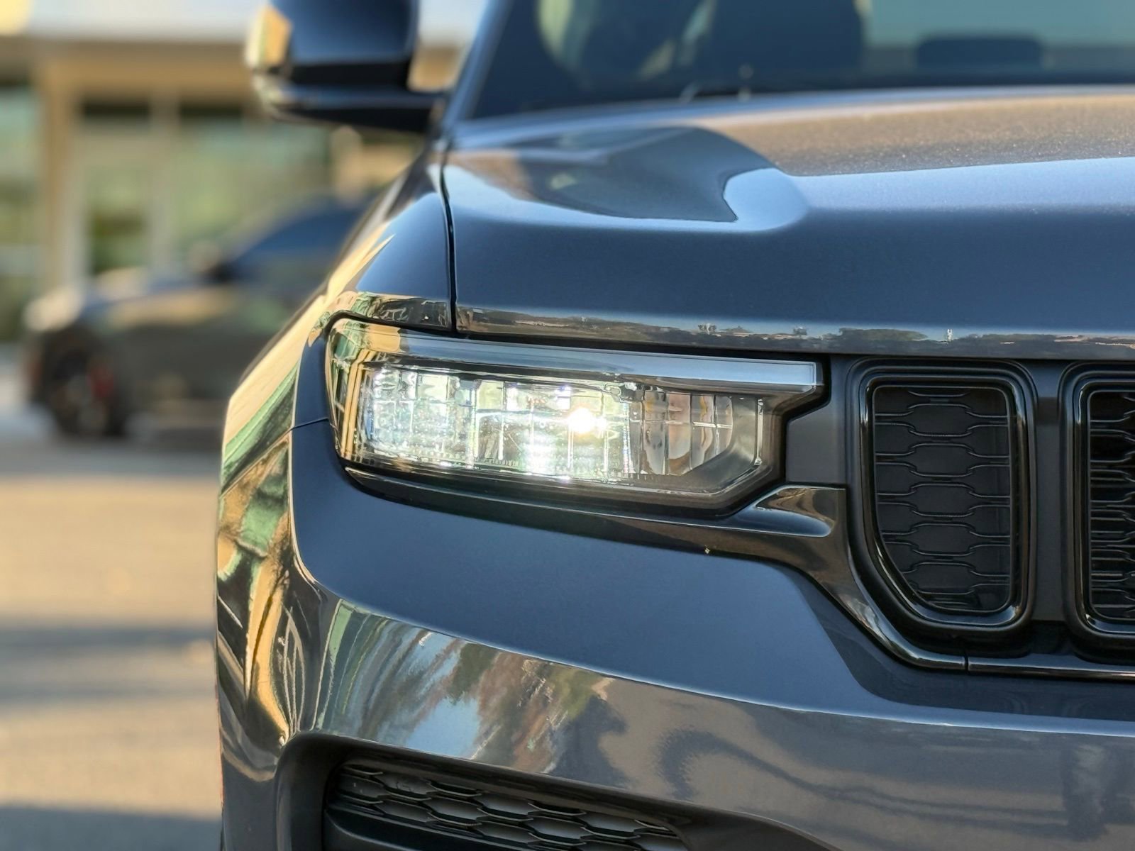 Used 2022 Jeep Grand Cherokee Altitude image 13