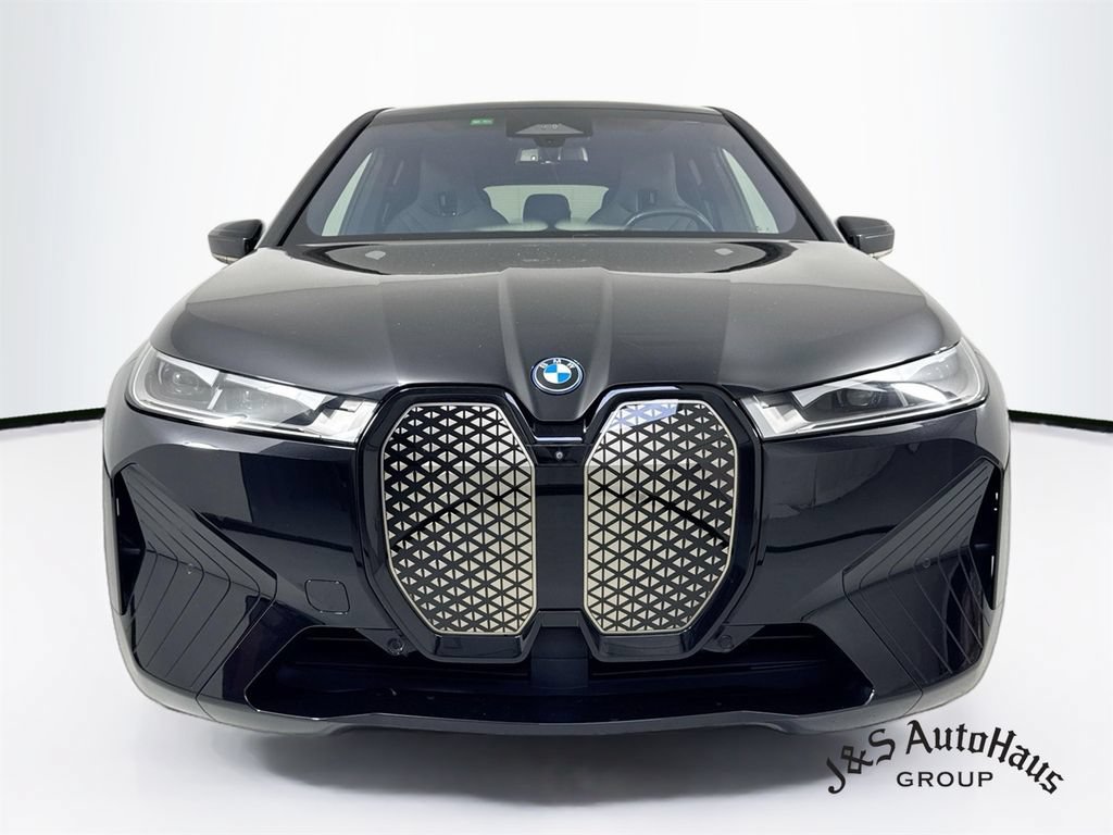 Used 2024 BMW iX xDrive50 w/ Premium Package AWD/4WD image 2