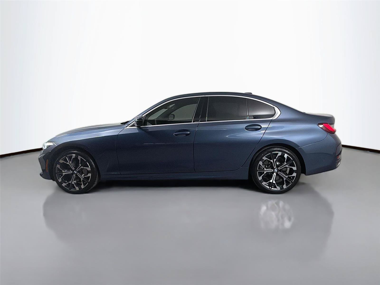New 2026 BMW 330i xDrive Sedan w/ Premium Package AWD/4WD image 8