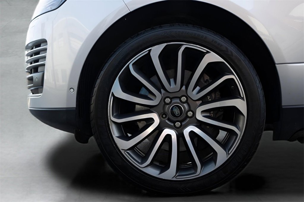 Used 2020 Land Rover Range Rover HSE image 8