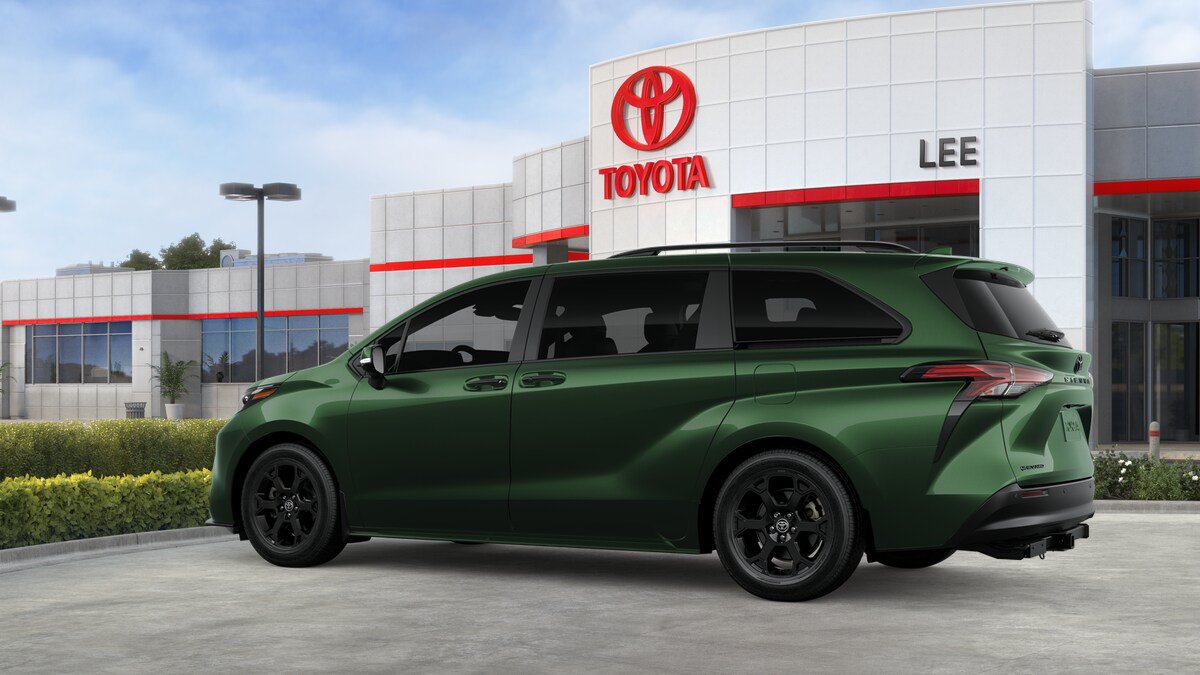 New 2026 Toyota Sienna XLE Woodland Edition AWD/4WD image 5