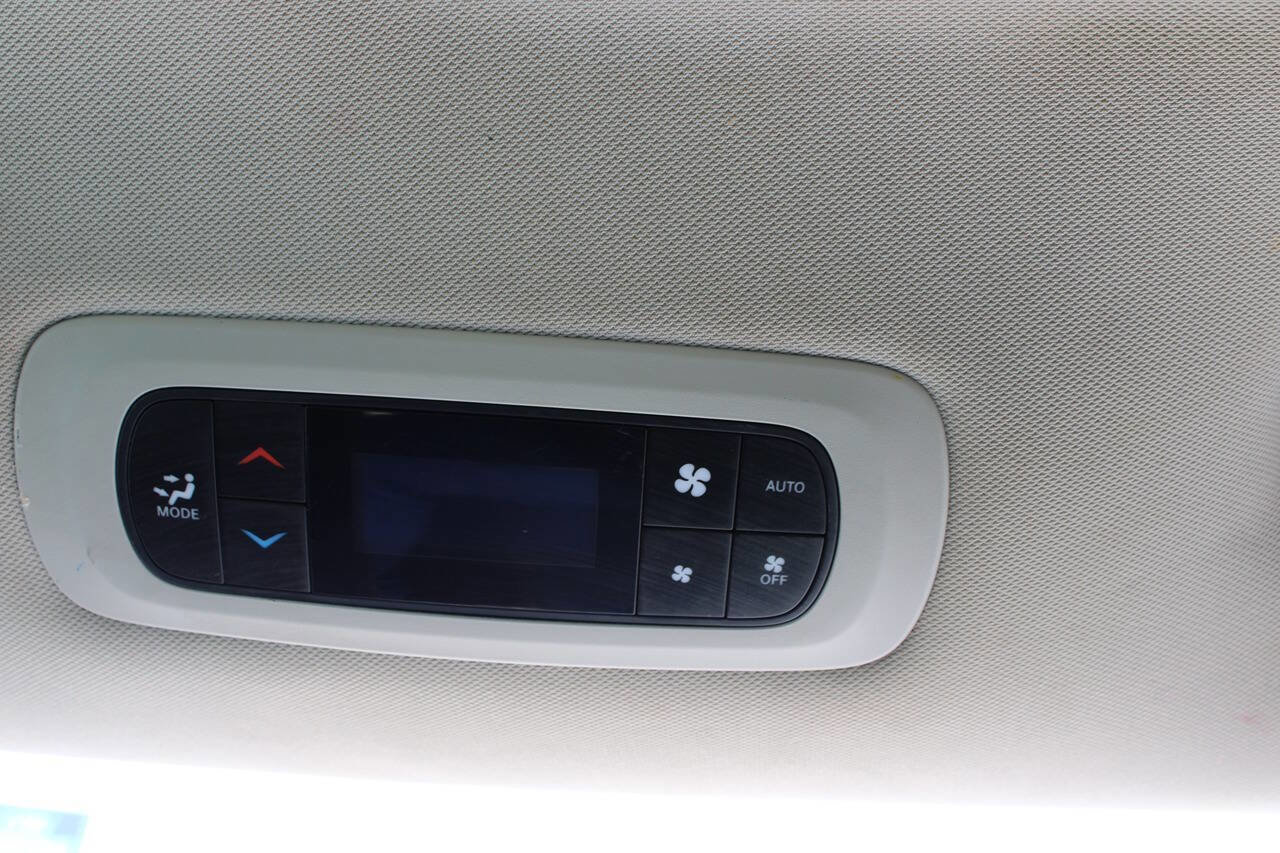 Used 2017 Chrysler Pacifica Touring Plus w/ Tire & Wheel Group image 59