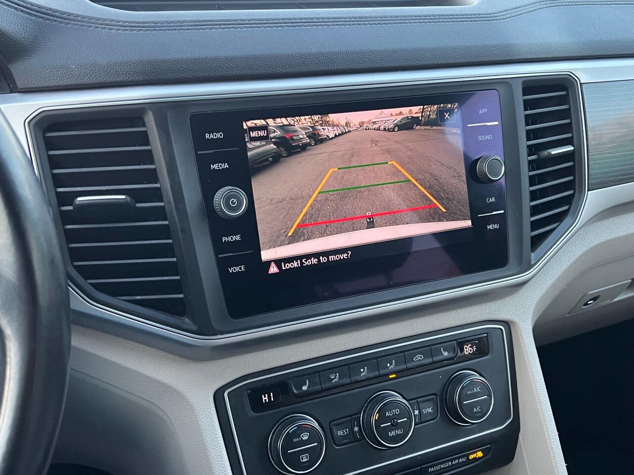 Used 2018 Volkswagen Atlas SE image 13