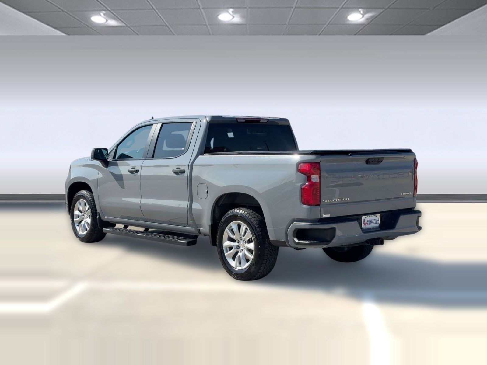 Used 2025 Chevrolet Silverado 1500 Custom image 3