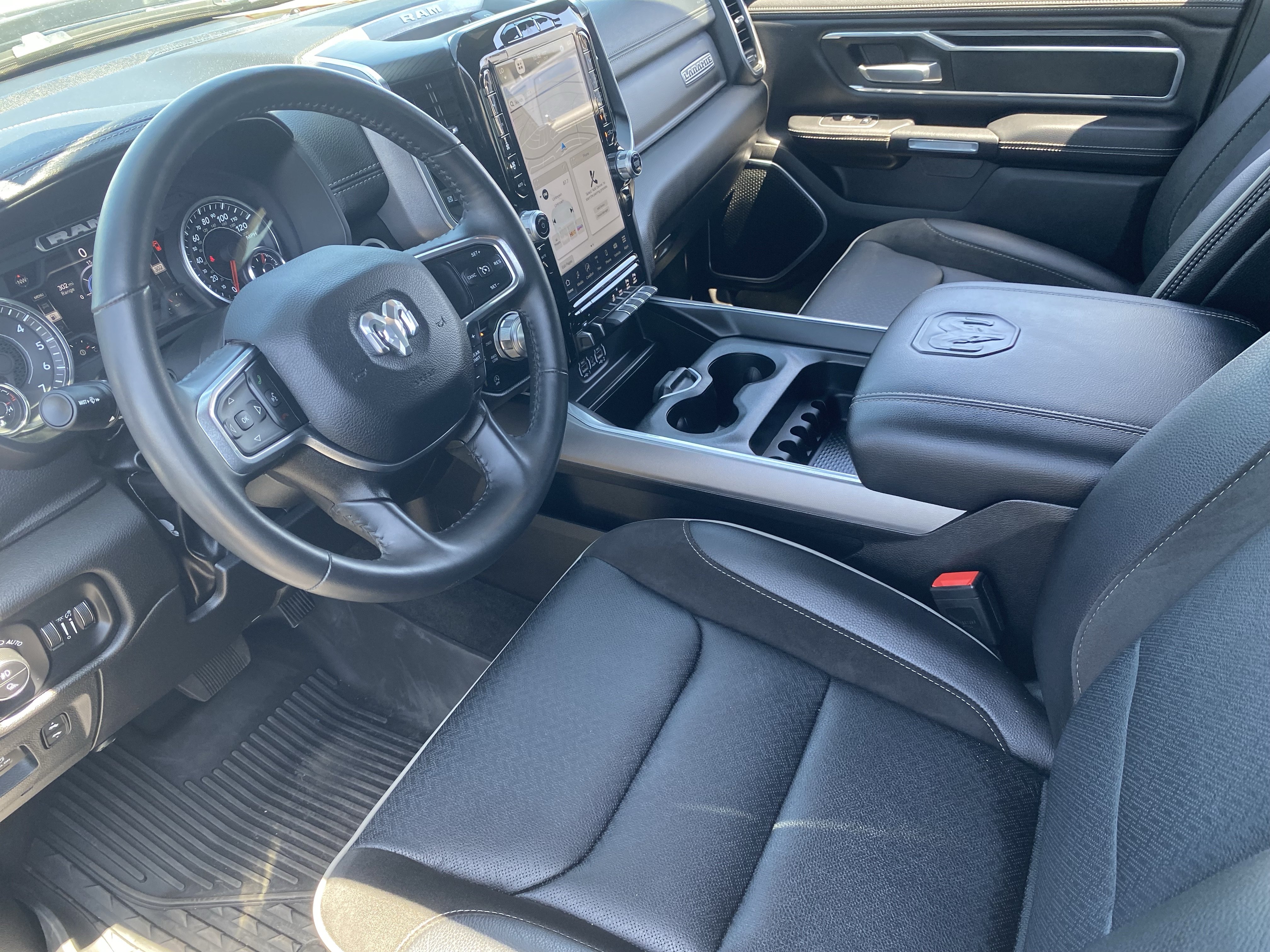 Used 2023 RAM 1500 Laramie AWD/4WD image 16