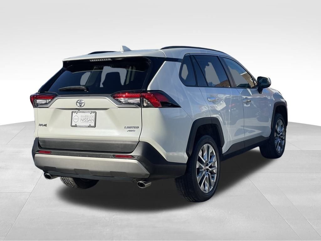 Used 2022 Toyota RAV4 Limited w/ Limited Grade Weather Package image 4