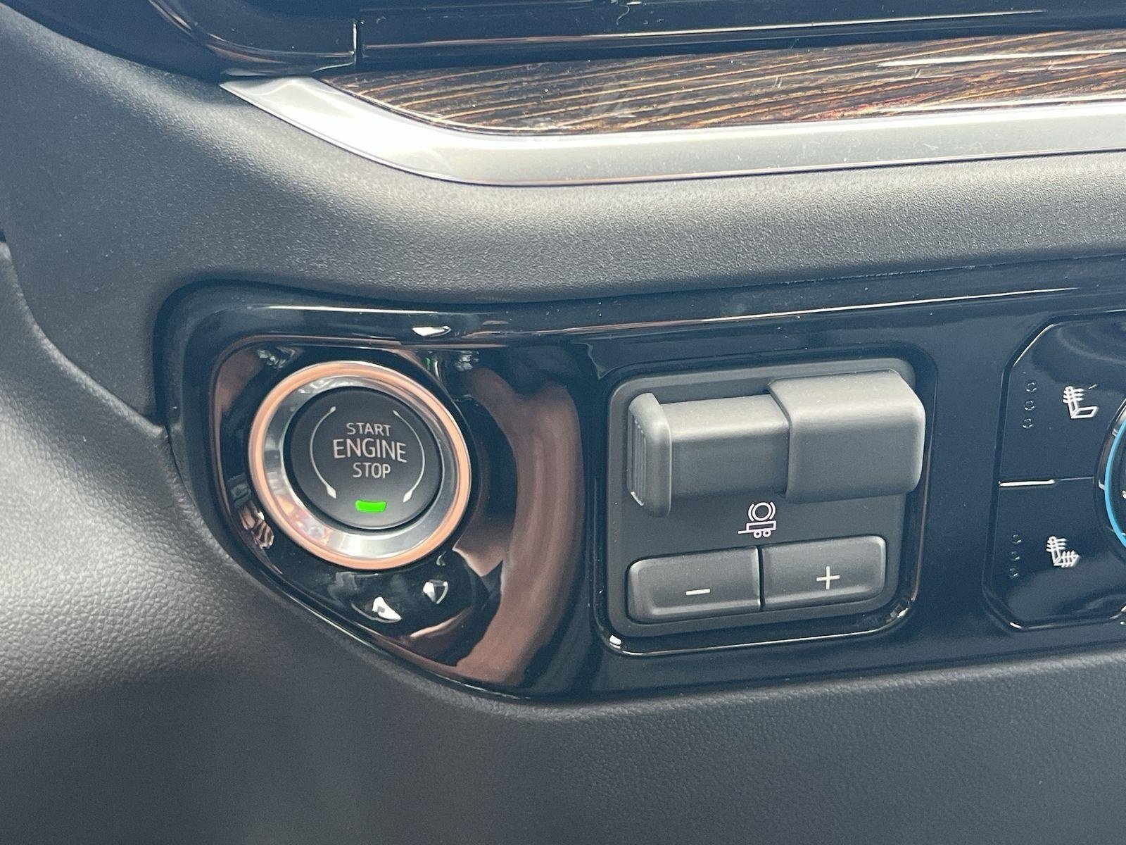 New 2026 GMC Sierra 1500 Elevation w/ LPO, Elevation Black Package AWD/4WD image 19