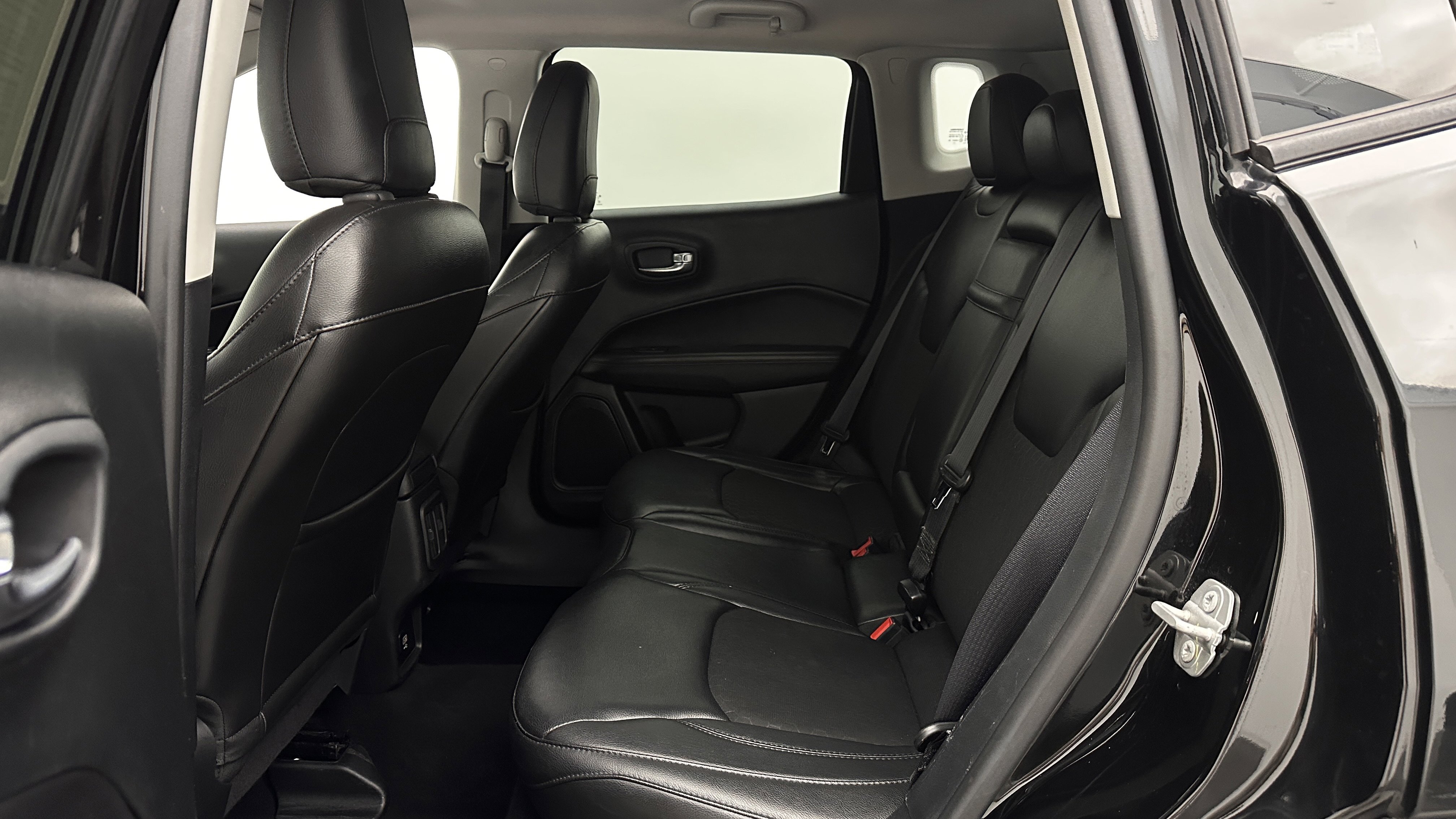 Used 2018 Jeep Compass Altitude image 23