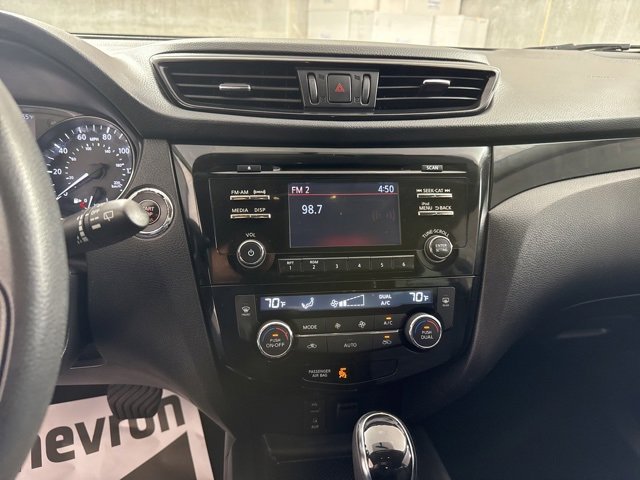 Used 2018 Nissan Rogue Sport SV image 18