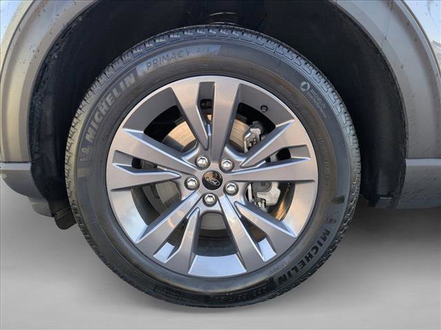 Used 2023 Ford Explorer XLT w/ Equipment Group 202A AWD/4WD image 27