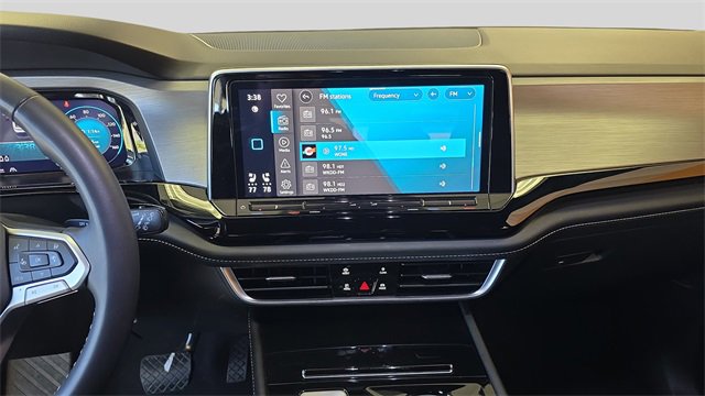 Used 2024 Volkswagen Atlas Cross Sport SE image 21