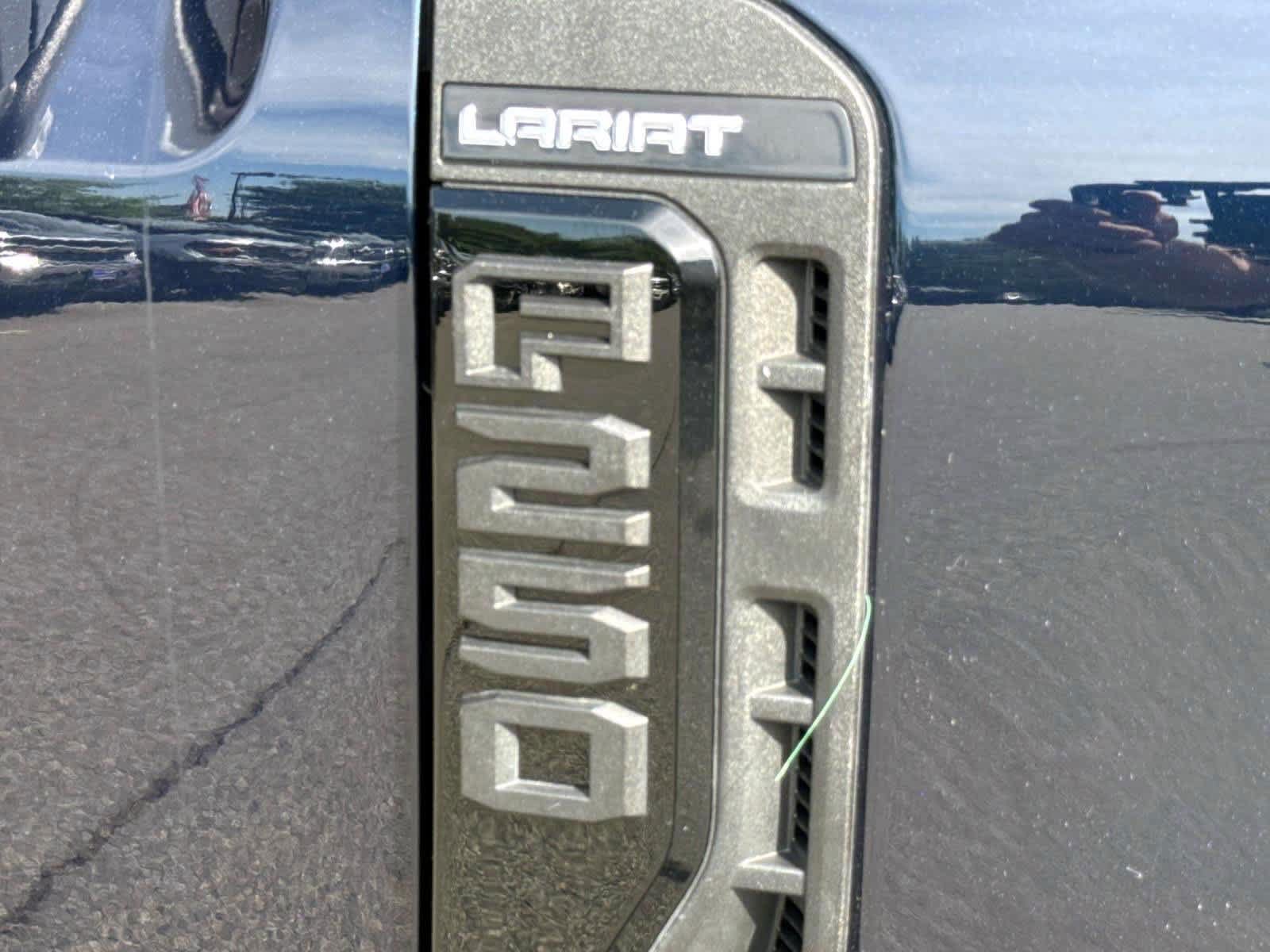 Used 2025 Ford F250 Lariat w/ Black Appearance Package AWD/4WD image 8