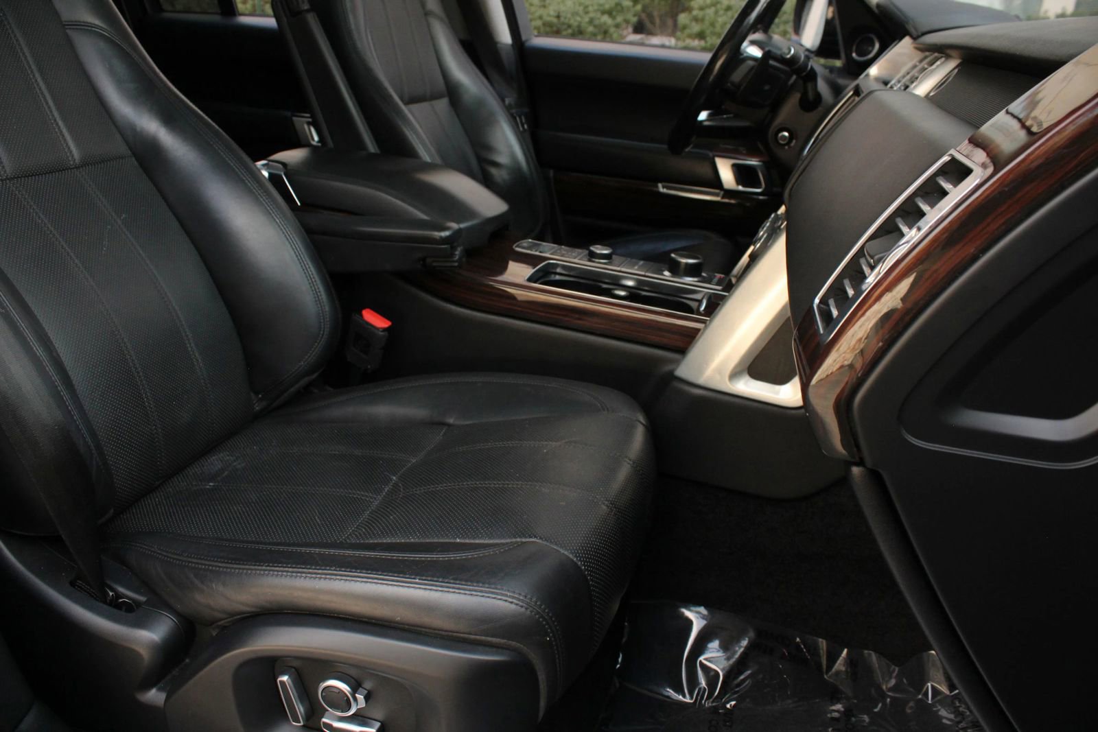 Used 2016 Land Rover Range Rover Supercharged AWD/4WD image 28