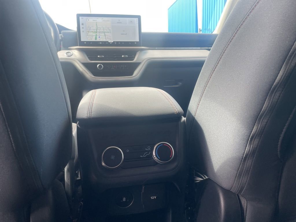 Used 2025 Ford Explorer Active image 30