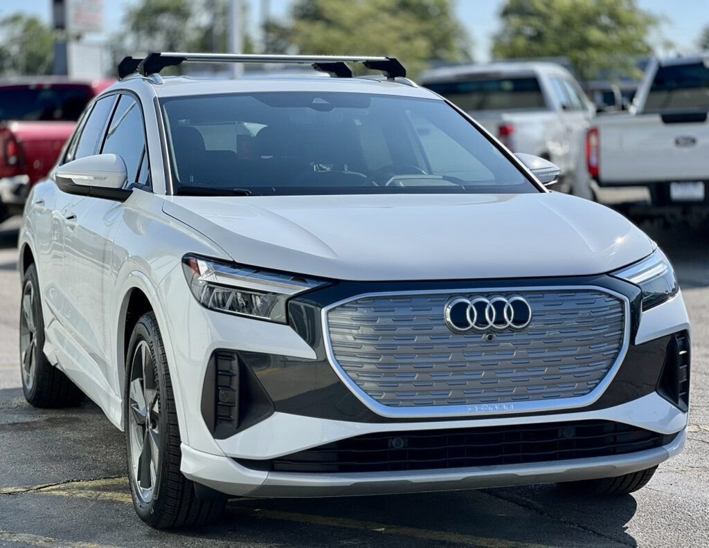 Used 2022 Audi Q4 e-tron Premium Plus w/ Premium Plus AWD/4WD image 7