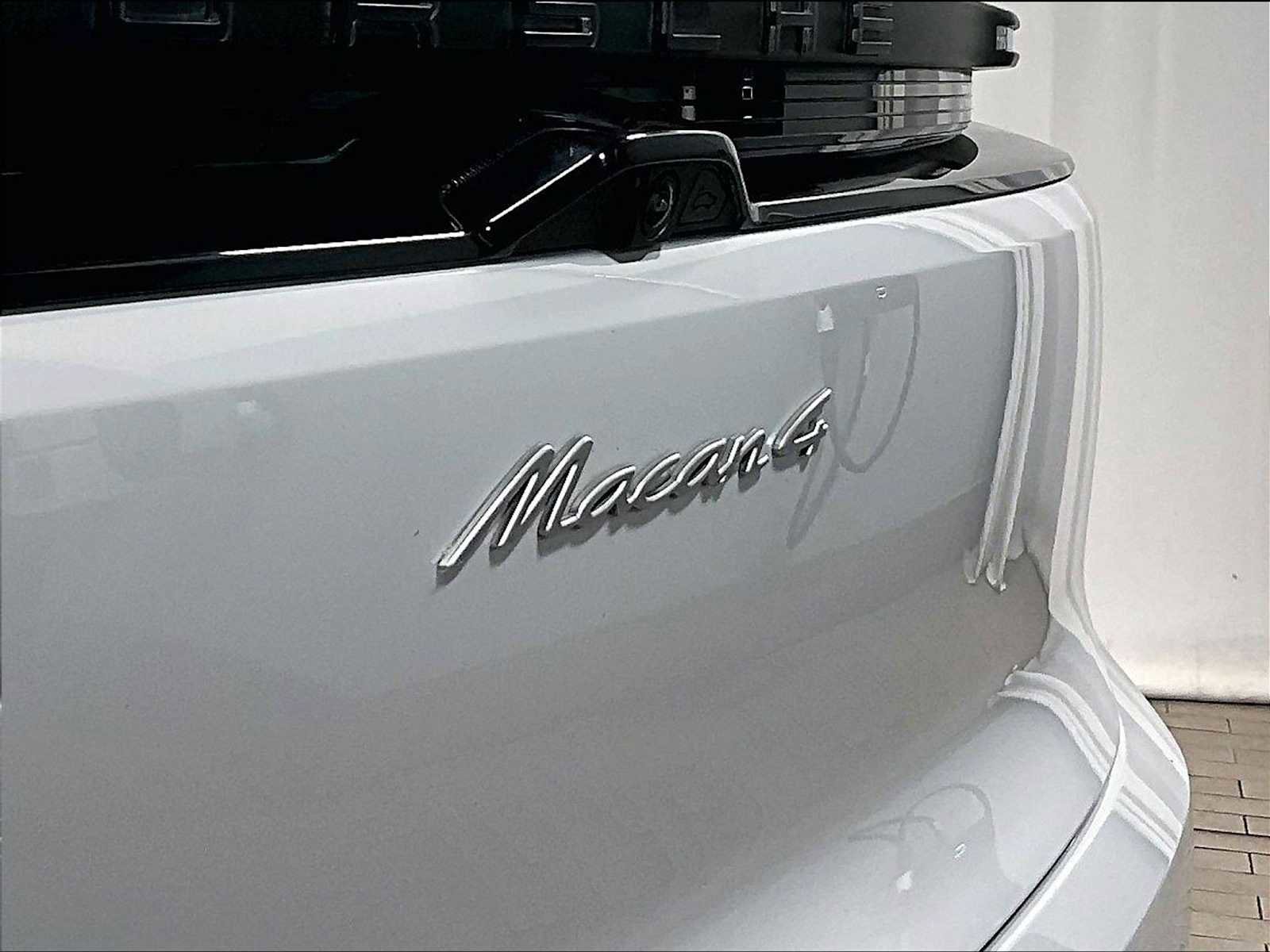 Used 2024 Porsche Macan 4 Electric image 34