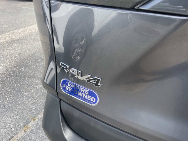 Used 2024 Toyota RAV4 XLE FWD image 7
