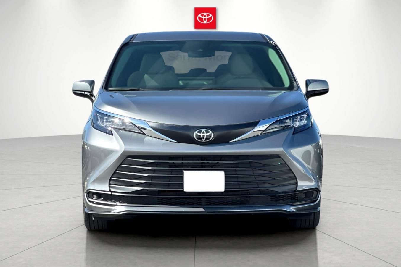 New 2026 Toyota Sienna LE FWD image 7