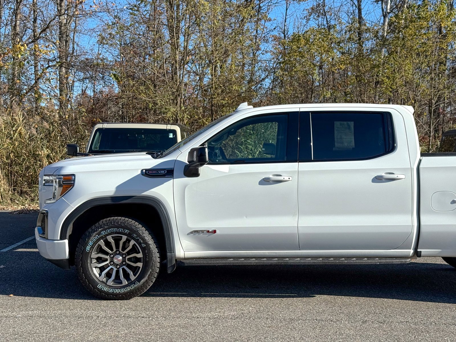 Used 2022 GMC Sierra 1500 AT4 w/ AT4 Premium Package image 9