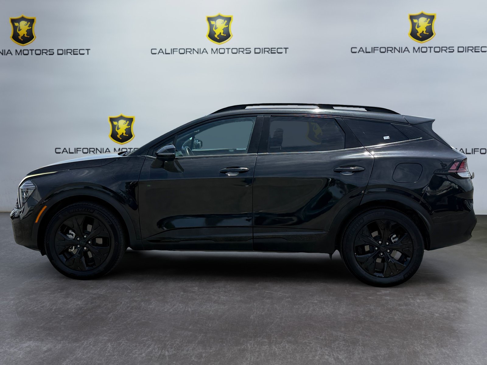Used 2025 Kia Sportage X-Line AWD/4WD image 2