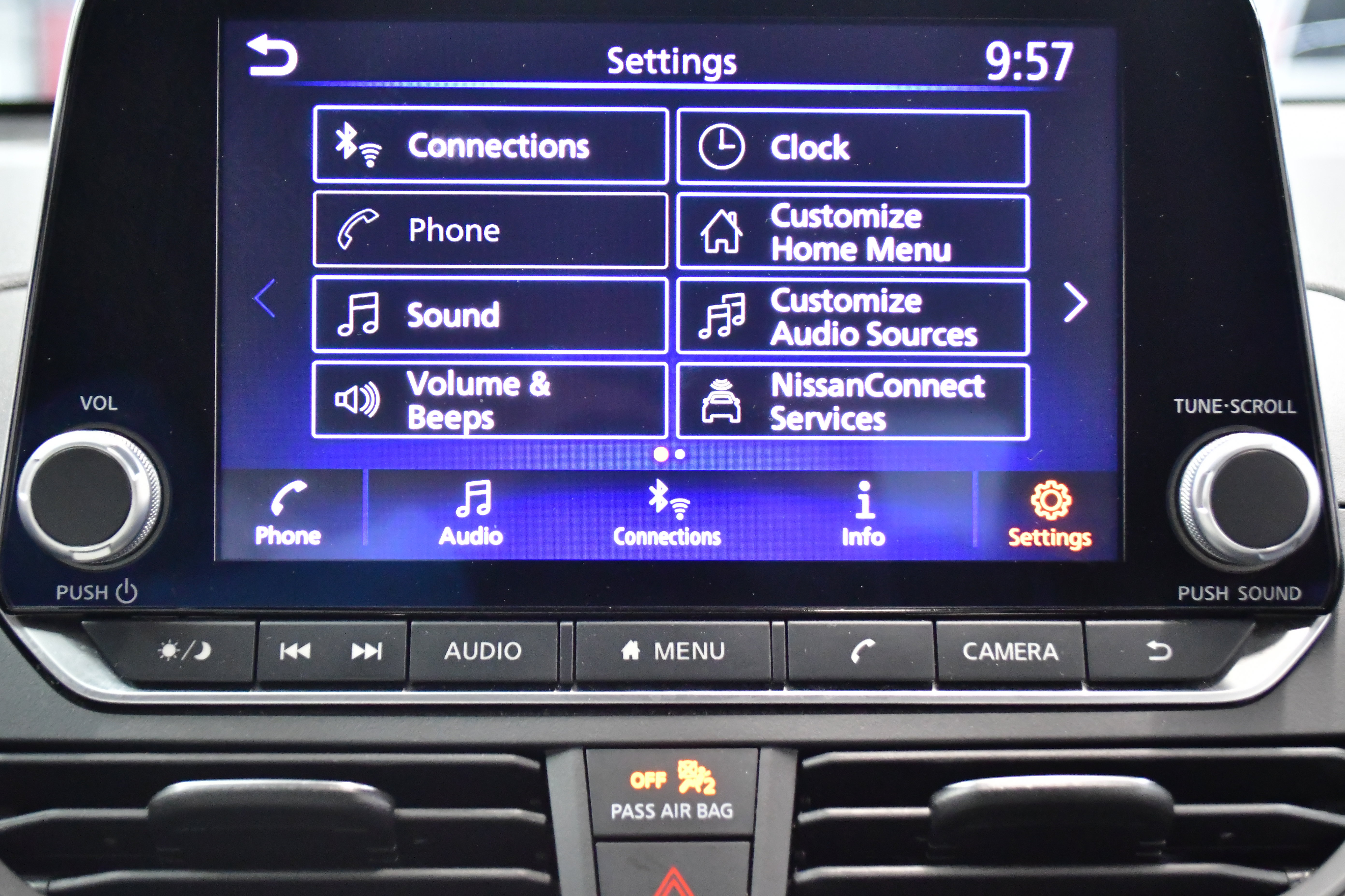 Used 2025 Nissan Altima 2.5 SV FWD image 25