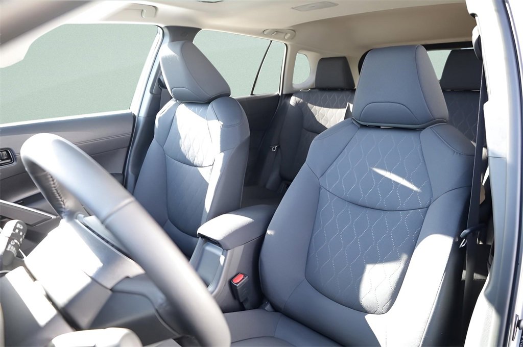 New 2026 Toyota Corolla Cross LE w/ Moonroof Package image 8