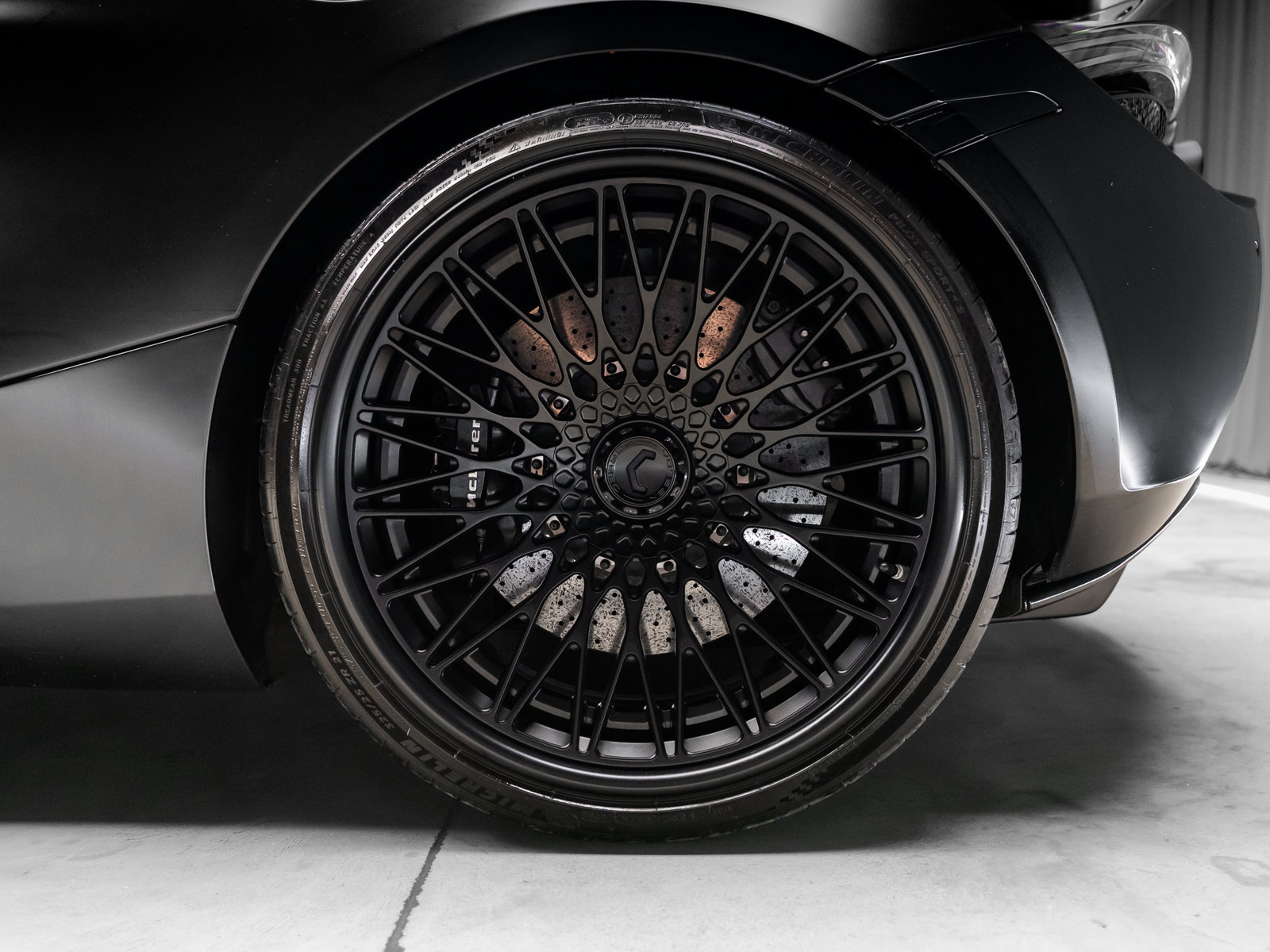 Used 2018 McLaren 720S RWD image 37