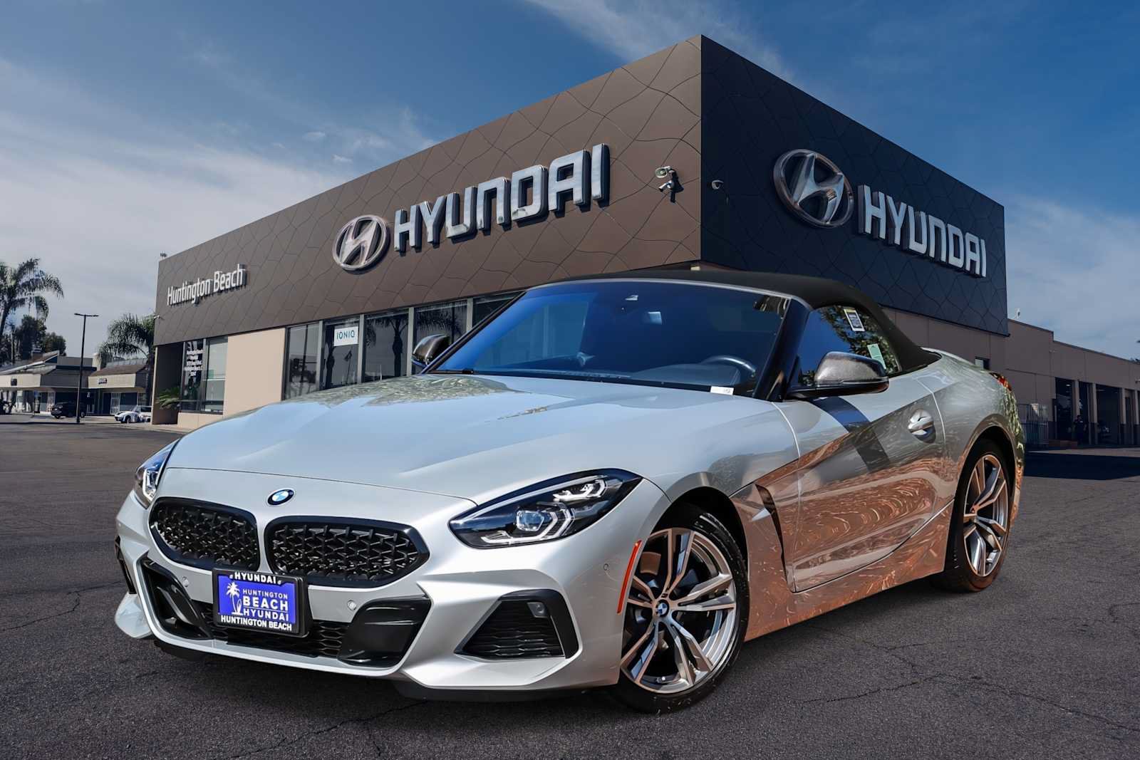 Used 2021 BMW Z4 sDrive30i w/ M Sport Package RWD image 1