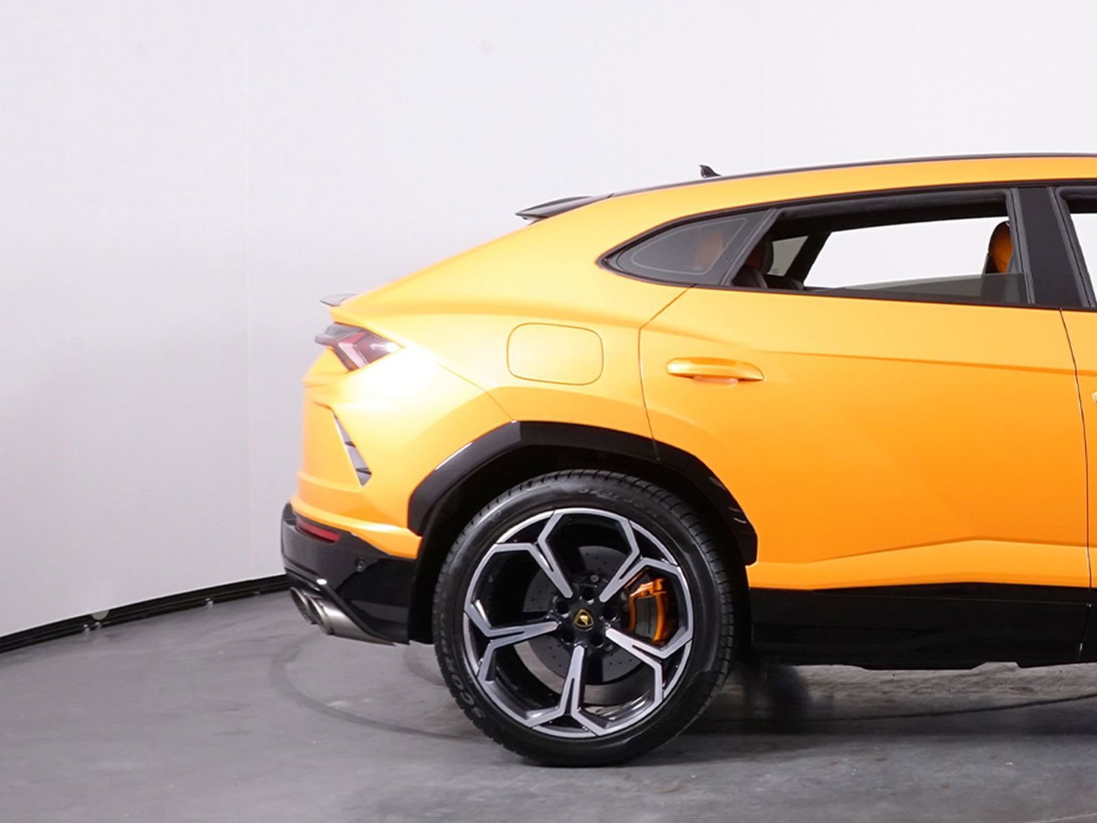 Used 2022 Lamborghini Urus image 14